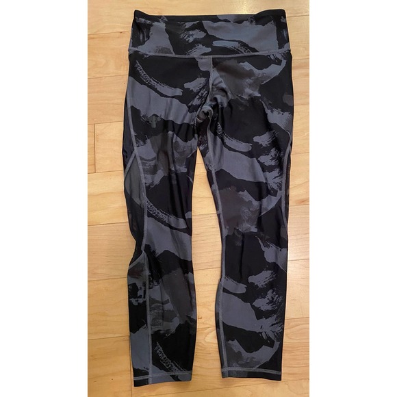 Under armour Pants - Ladies full length Under Armour compression leggings size large
